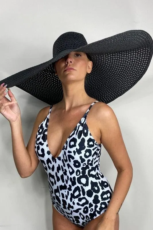 Black Wide Brim Straw Beach Hat