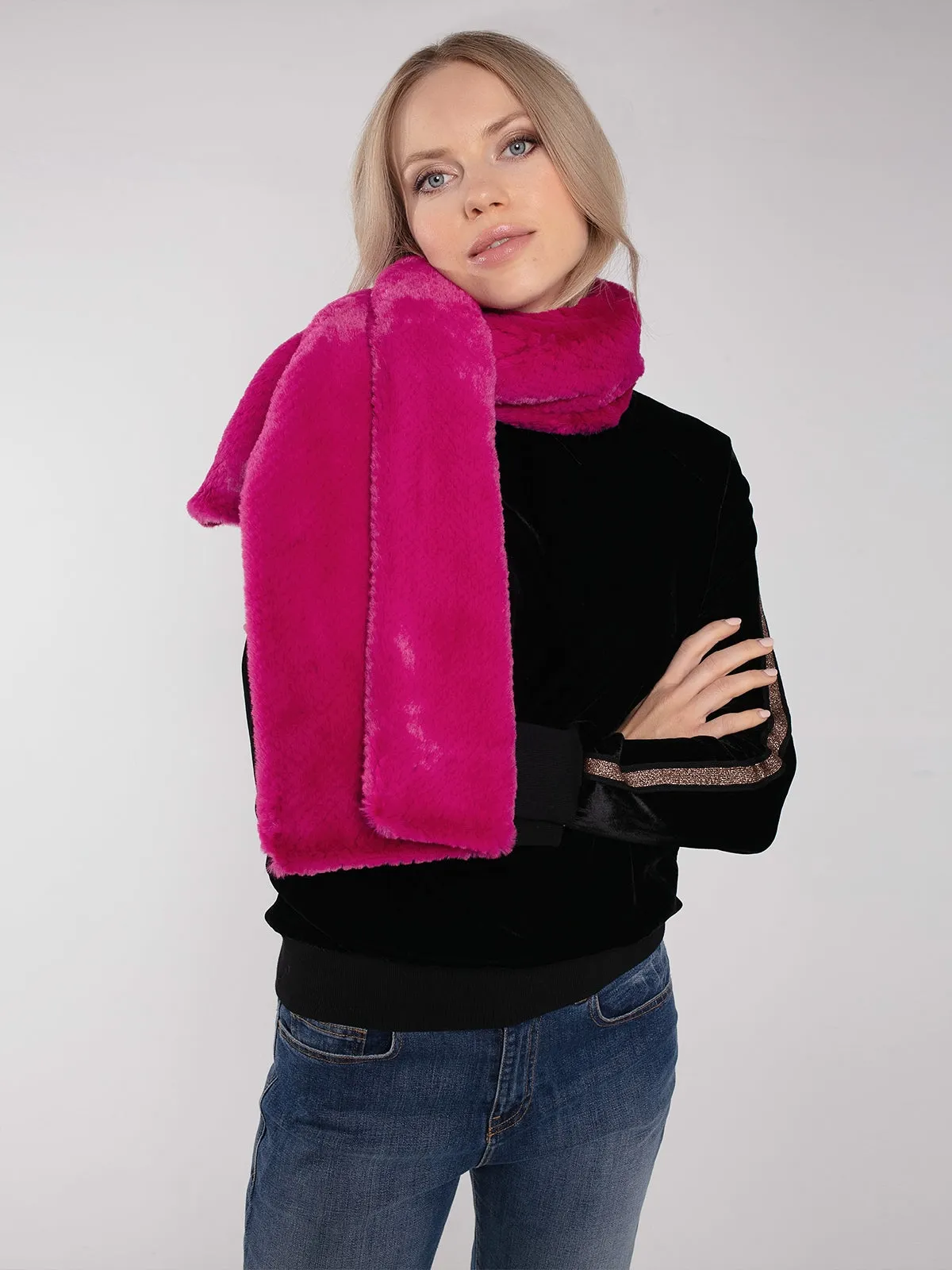 LEXINGTON SLOT THROUGH FAUX FUR SCARF-PINK