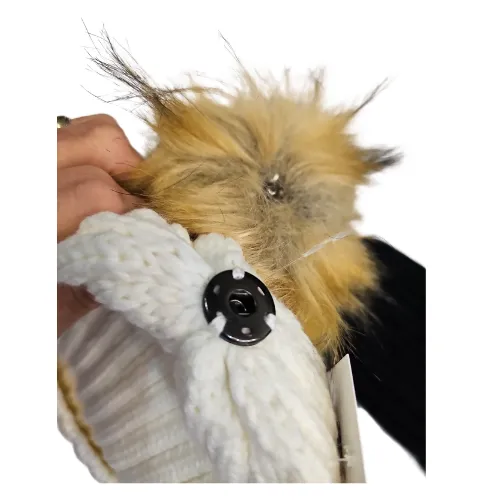 Toboggan Hat with detachable Pom-Pom - Black Or White RTTHWPP